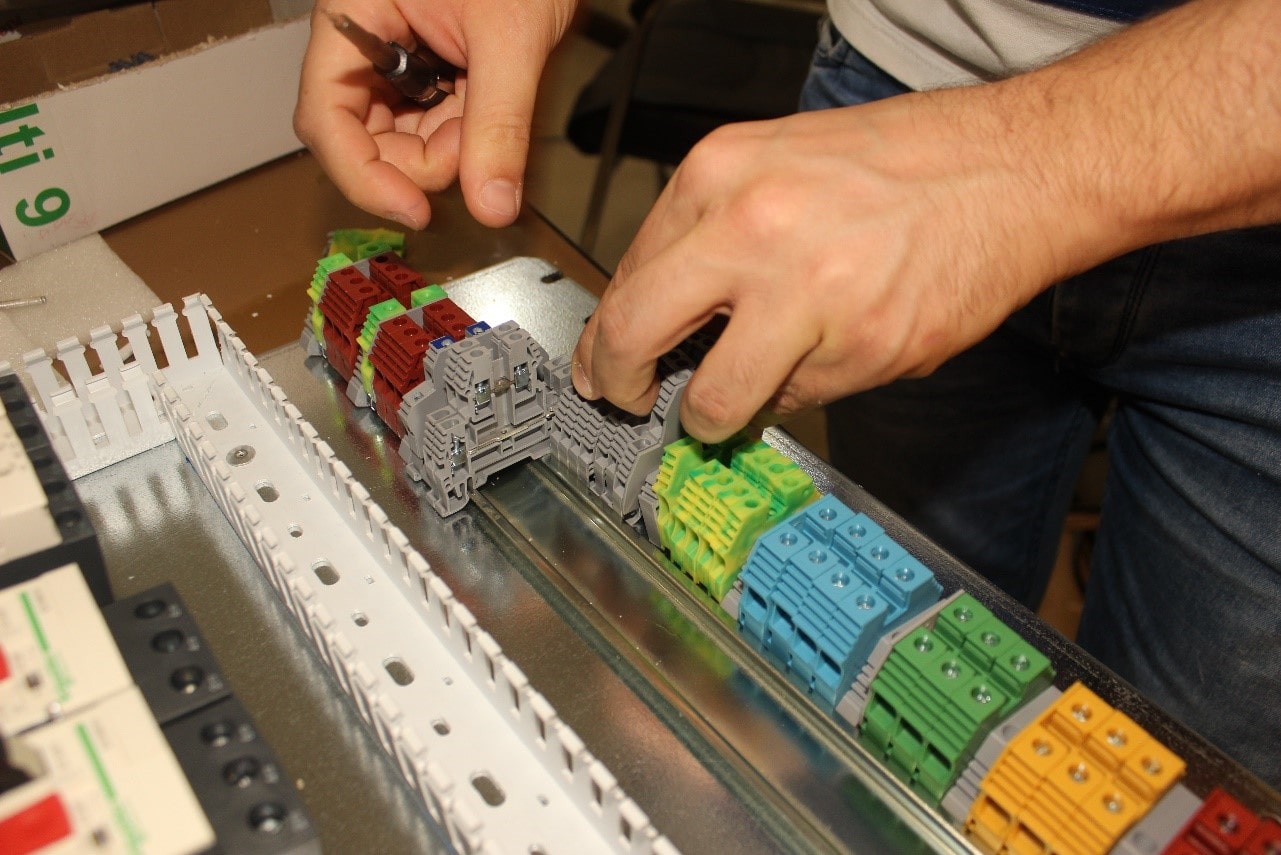 قطعات ترمینال تابلو برق