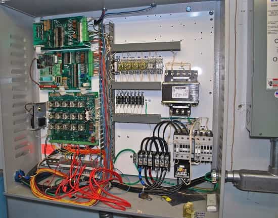 سیستم برق رسانی متناسب با استانداردهای آسانسور