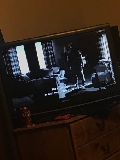 تصویر تلویزیون سیاه سفید است